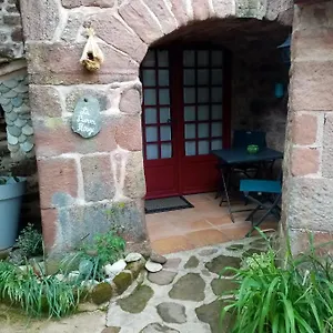 https://la-pierre-rouge-saint-christophe-vallon.midi-pyreneeshotels.com