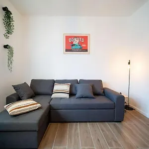 Appartement Fully Equiped Wifi Sleeps 6, Marseille